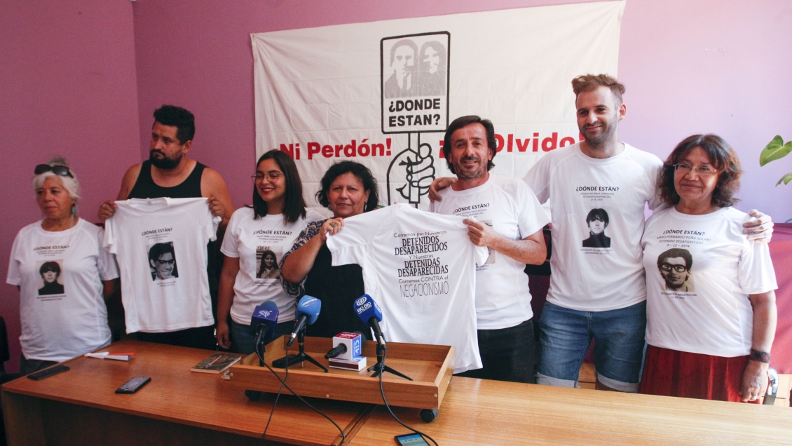 Familiares convocaron a correr la Maratón de Santiago con poleras de detenidos desaparecidos