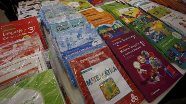 Los textos escolares de colegios particulares chilenos son de los más caros del mundo