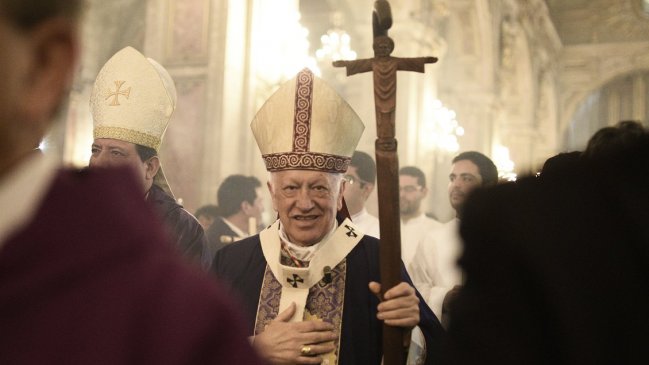 Tribunal ordenó seguir investigando a Ezzati por encubrimiento de abusos