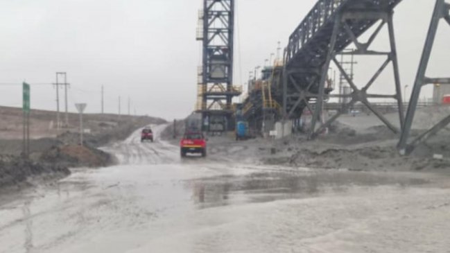 Las lluvias obligaron a suspender la operación de faenas mineras en El Loa
