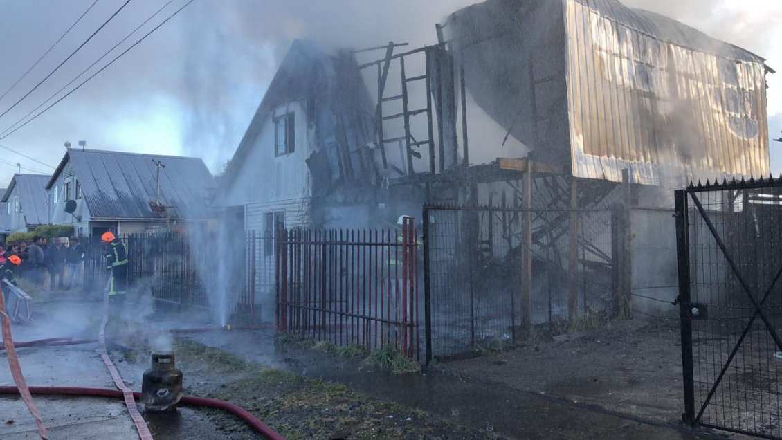 Fiesta familiar terminó con un muerto y el incendio de una casa en Puerto Montt
