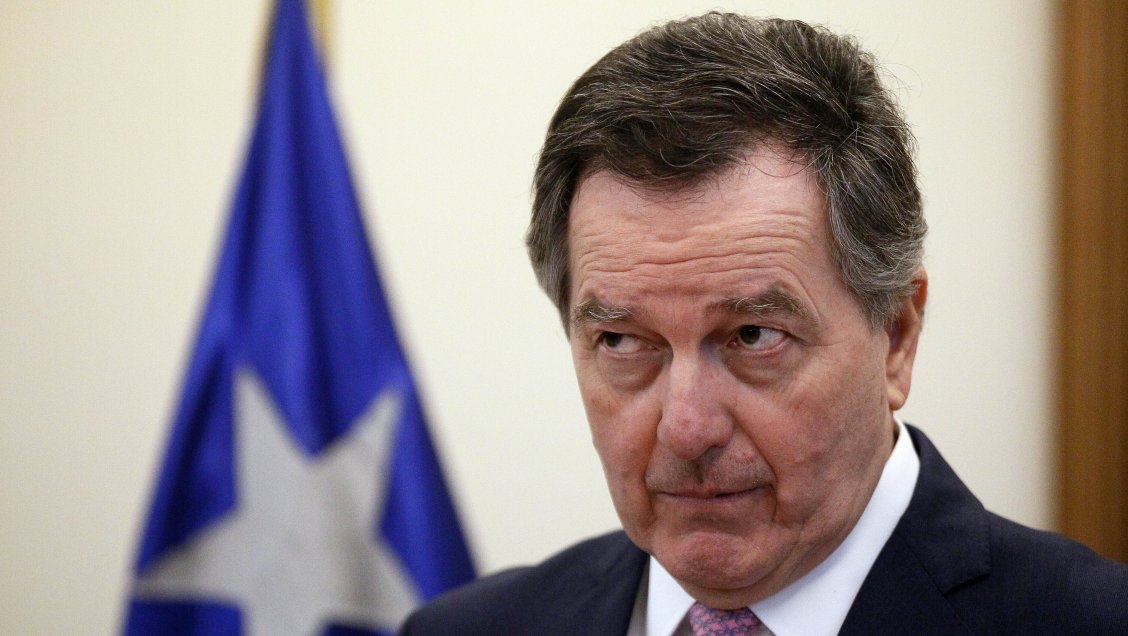 Canciller anunció liberación de periodistas de TVN pero después se desdijo