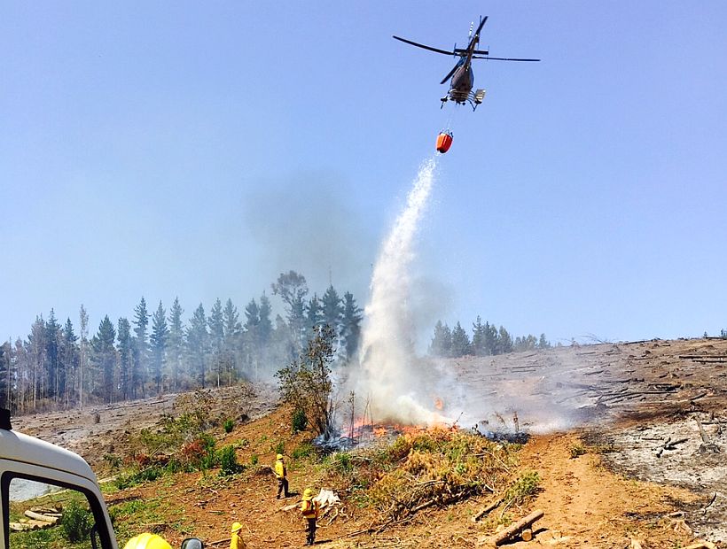 Onemi canceló alerta roja tras incendio en cerro de Temuco
