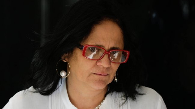 Denuncian que ministra de la Mujer de Brasil falseó títulos académicos