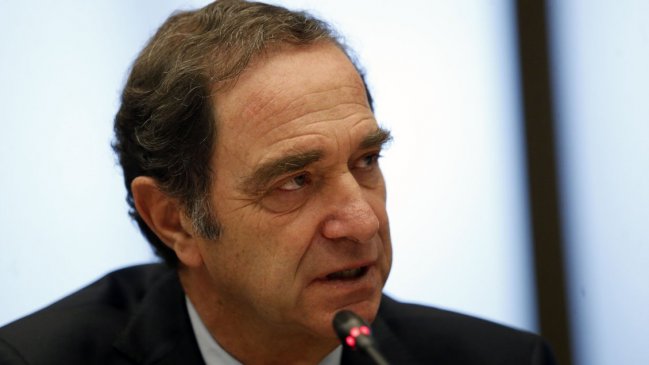 Negacionismo: Larraín cree 