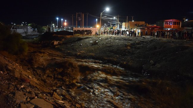 Nuevo golpe de agua en el río San José producto de las lluvias reactivó las alarmas en Arica