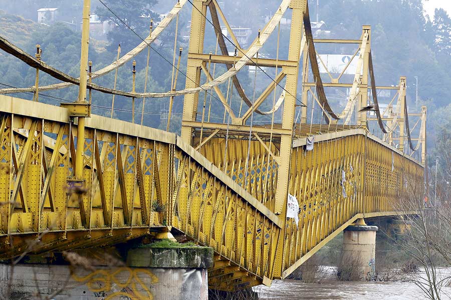 Comenzó reconstrucción de puente que une Temuco y Padre Las Casas