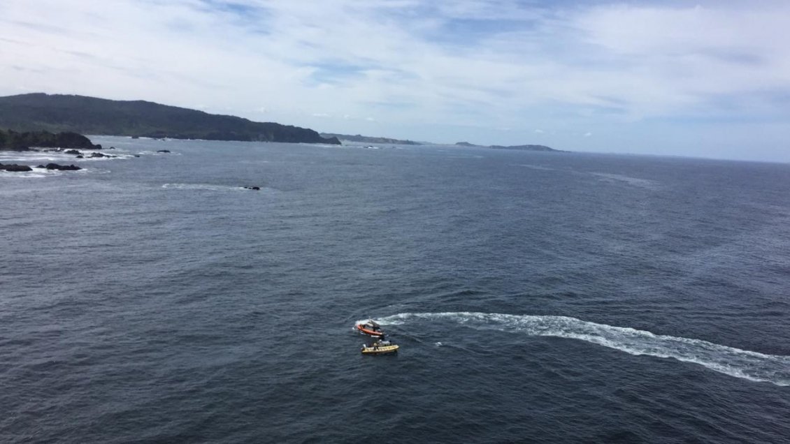 Rescatan a 12 personas desde lancha turística en la Región de Los Lagos