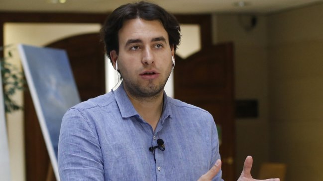 Mirosevic: Es paradójico que profesores de la transición son los que pusieron trabas en Chile