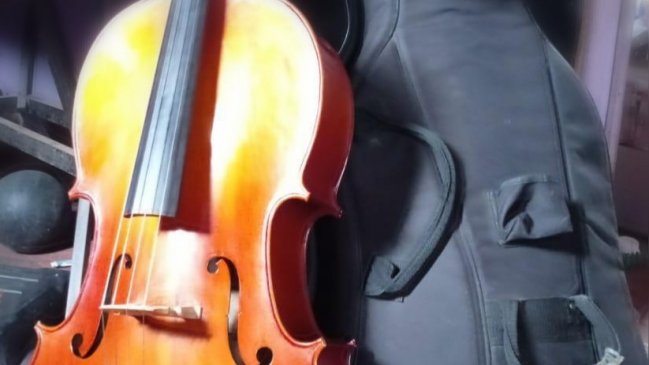 Recuperan violonchelo robado en La Serena