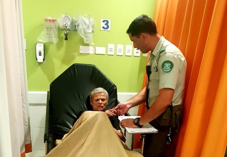 Carabineros de San Carlos rescataron a anciana abandonada en su casa