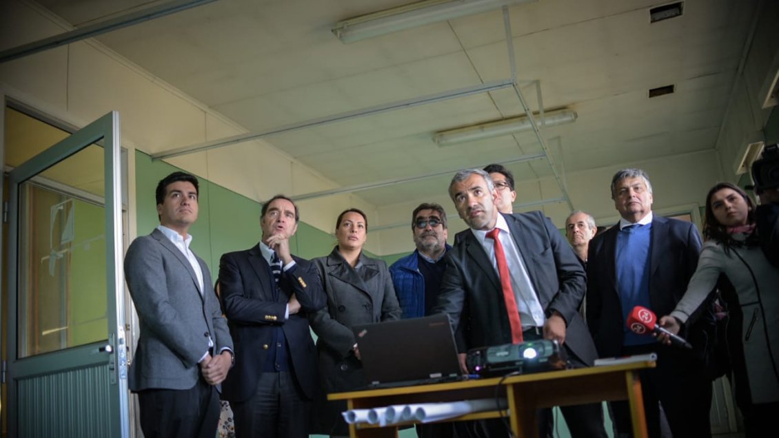 Ministro Hernán Larraín visitó futuro hogar de menores en Punta Arenas