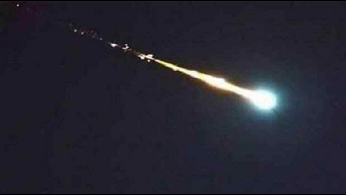 Captan presunto meteorito cruzando el cielo de Venezuela