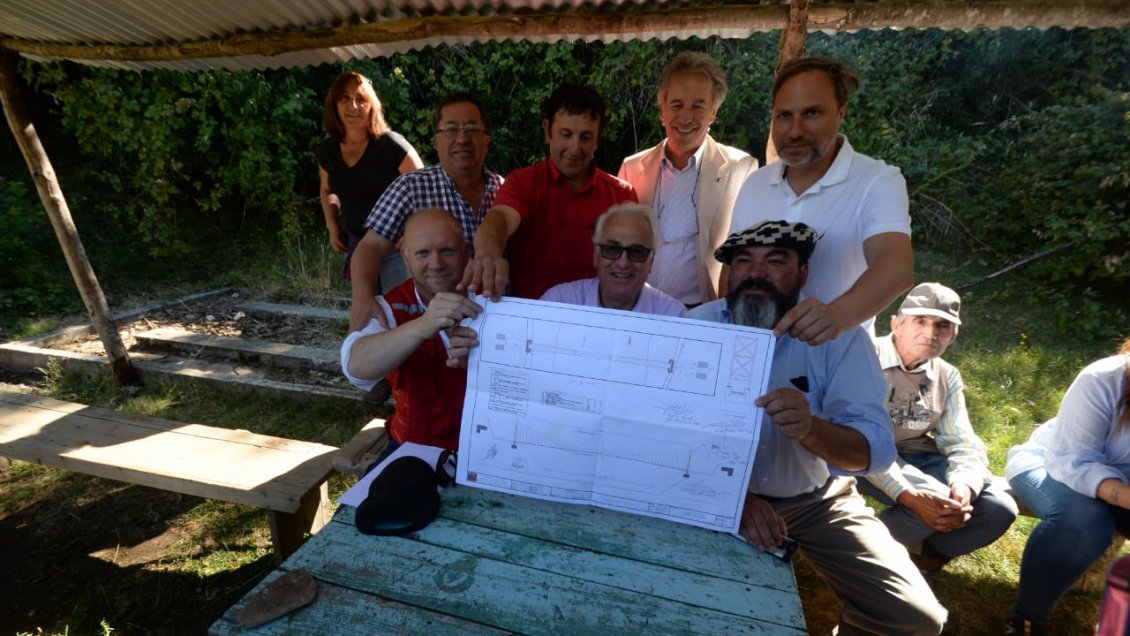 Después de siete años construirán vital pasarela en Paso El León de Cochamó