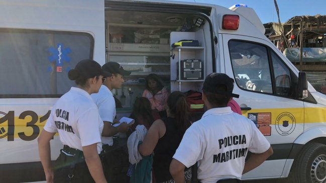 Siete bañistas fueron rescatados con helicóptero desde una playa no apta en Concón