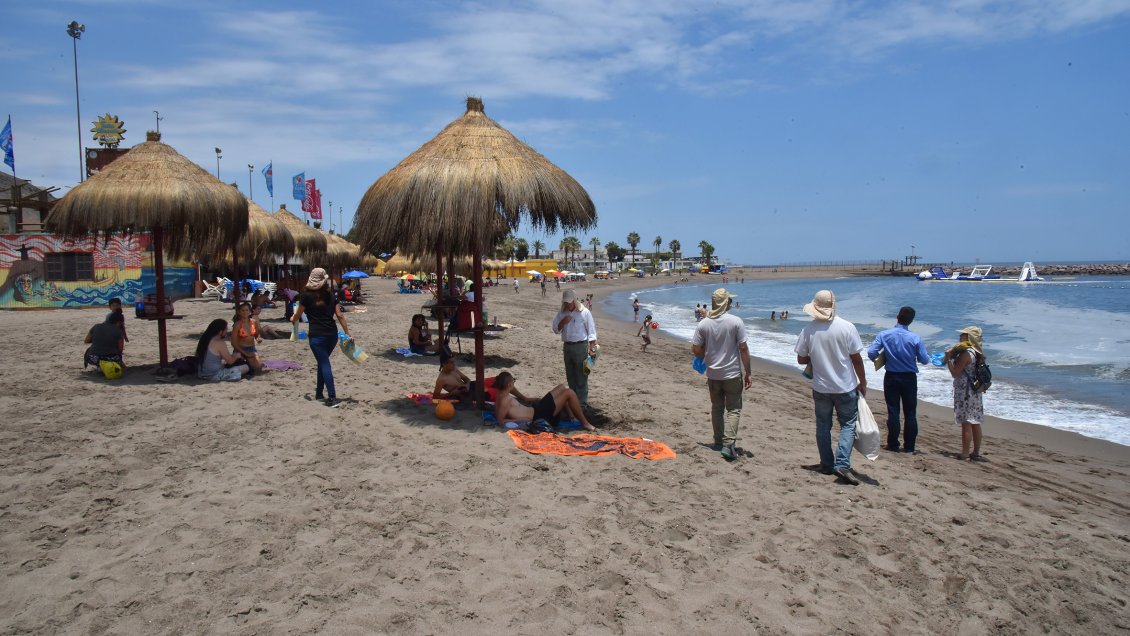 Inician campaña para mantener las playas de Arica sin basura