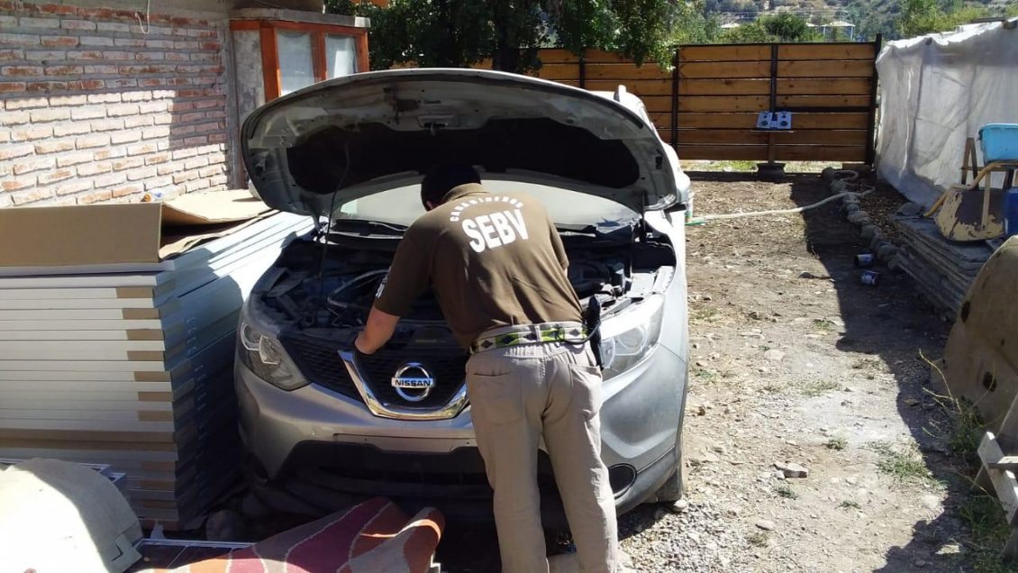 Carabineros detiene a sujeto tras encontrar vehículo robado en terreno de San Francisco de Mostazal