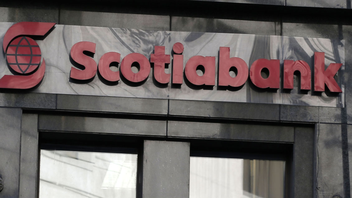 Investigan explosión en sucursal bancaria de Providencia