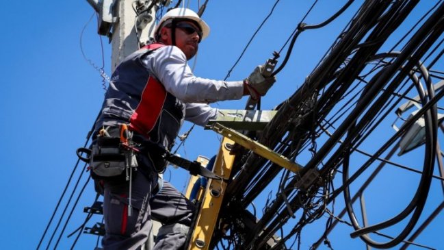 Cuenta regresiva para el retiro de cables en desuso del centro de Chillán