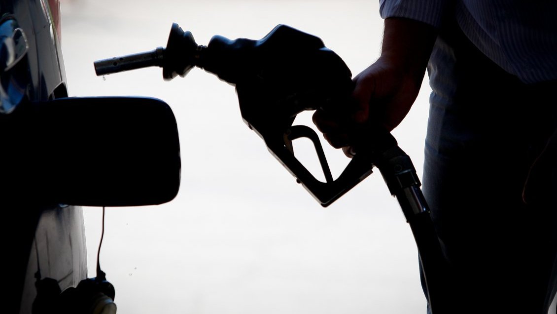 Ministerio de Hacienda confirmó que baja en las bencinas continuará hasta marzo