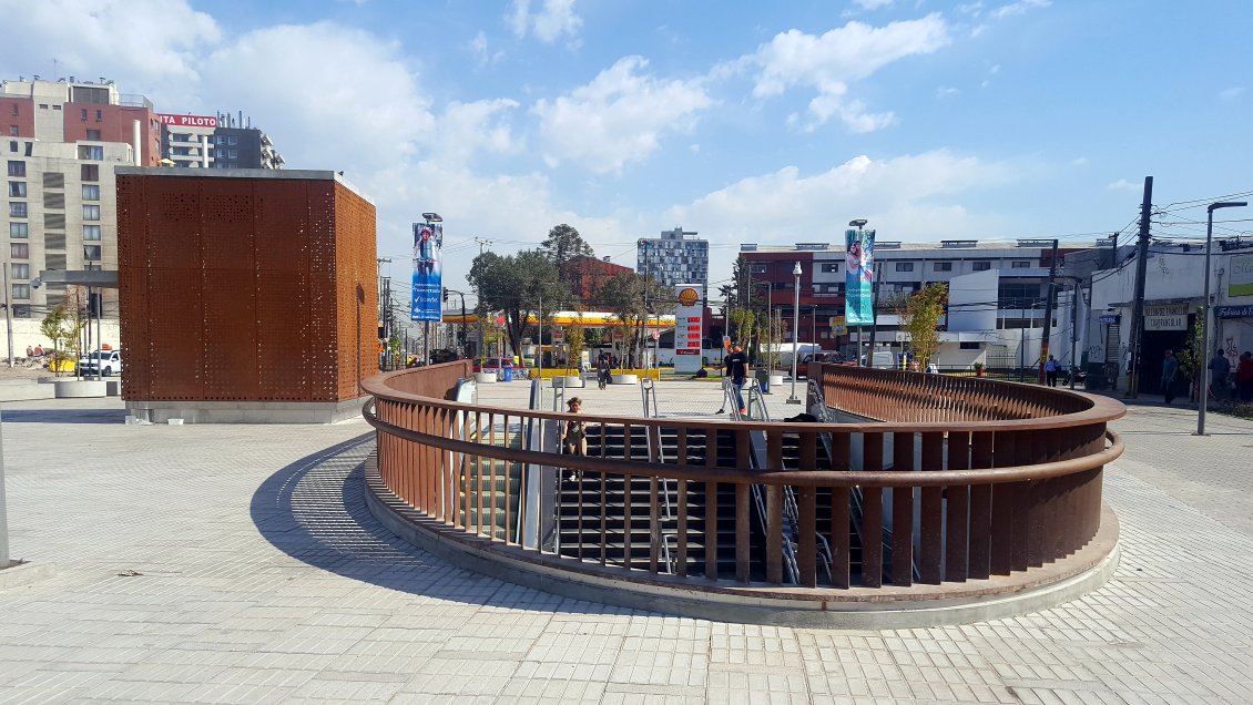 Comerciantes celebran aumento de ventas en cercanías de la Línea 3 del Metro