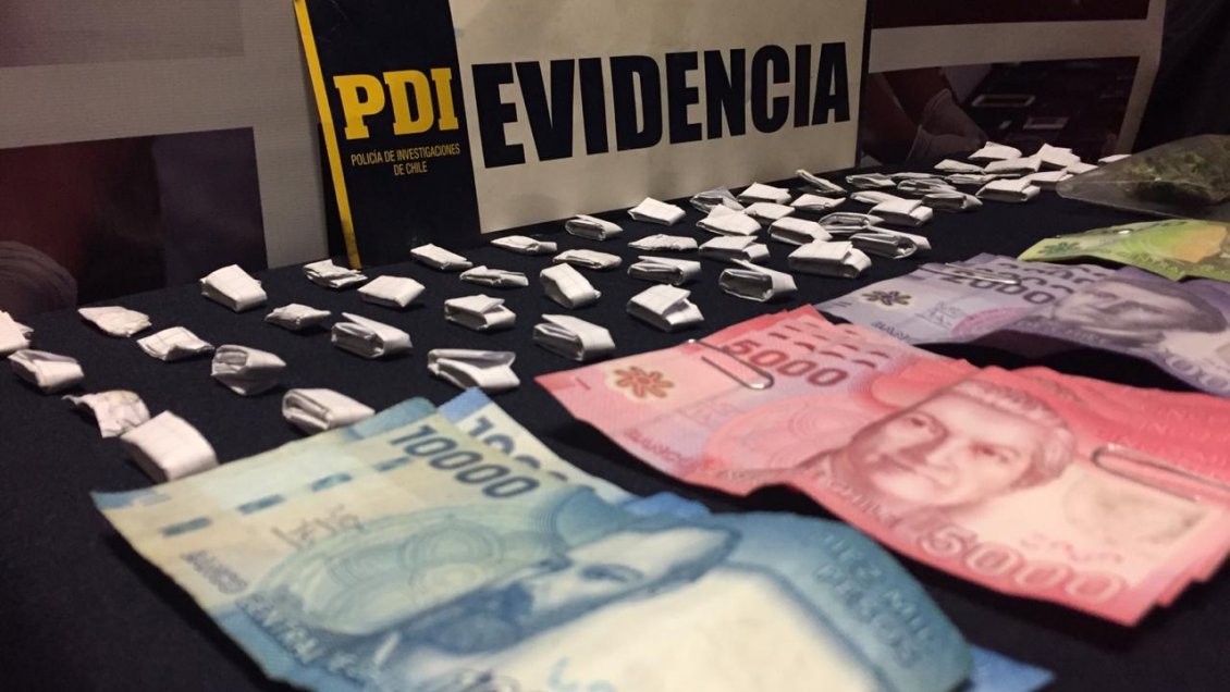 Detienen a pareja que vendía droga en población de Valdivia