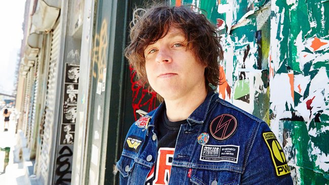 Músico Ryan Adams es acusado de conducta sexual inapropiada
