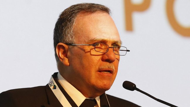 Comandante en jefe de la Armada es acusado de amedrentar a juez de DDHH