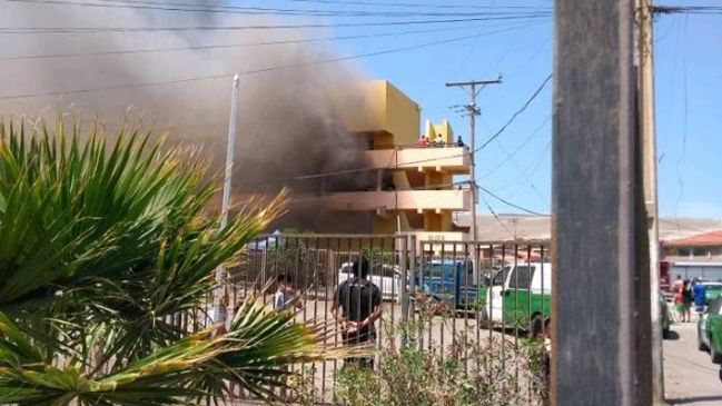 Arica: Ocho departamentos fueron afectados por incendio registrado en los edificios Parinacota