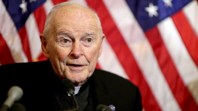 Histórico: Vaticano expulsó del sacerdocio a ex cardenal estadounidense acusado de abusos sexuales