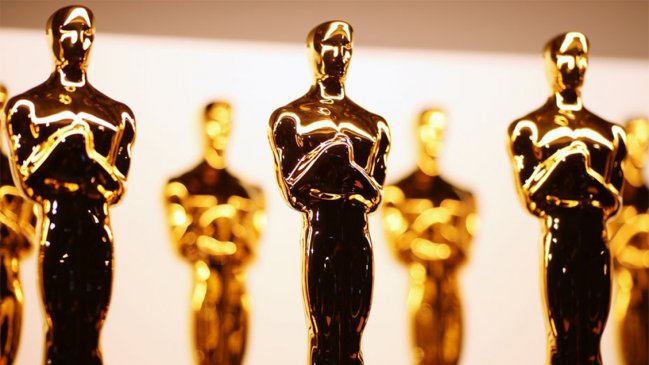 La Academia de Hollywood se retractó y entregará todos los Oscar en pantalla