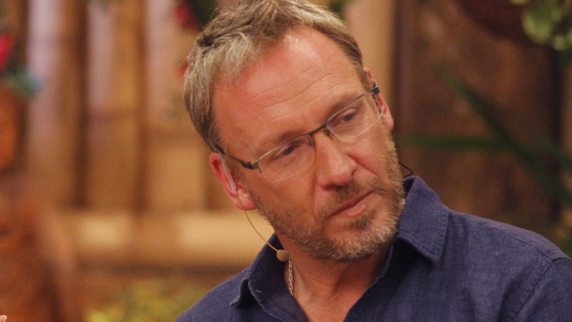 Debido a su miopía, Martín Cárcamo tomó una decisión para conducir el Festival de Viña