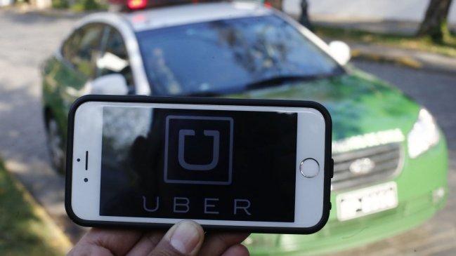 Chofer Uber acusado de secuestrar a pasajera: 