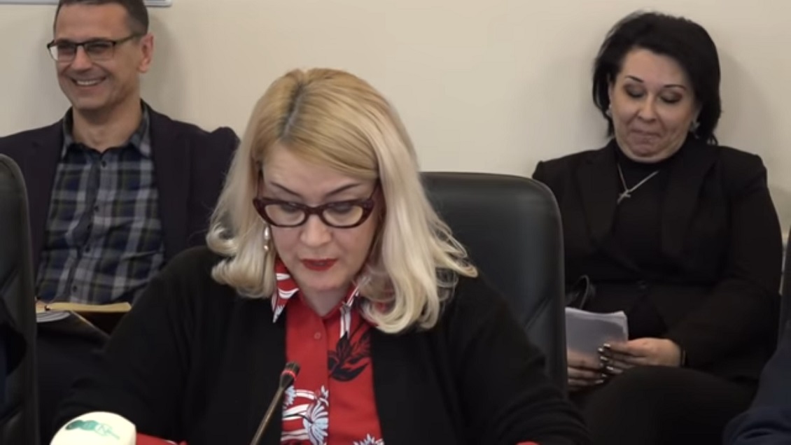 Alto funcionario abrió un video porno en plena reunión y huyó en Ucrania