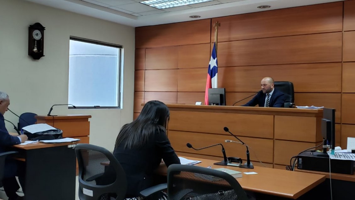 En prisión preventiva quedó sujeto que agredió a su esposa y a un hombre que la defendió