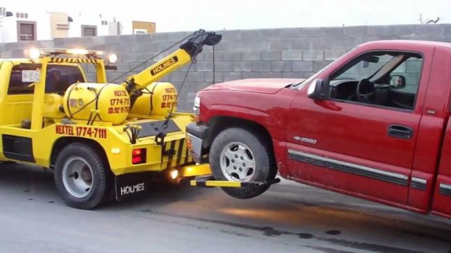 Municipalidad de Valdivia retirará con grúa comercio no autorizado durante noche valdiviana