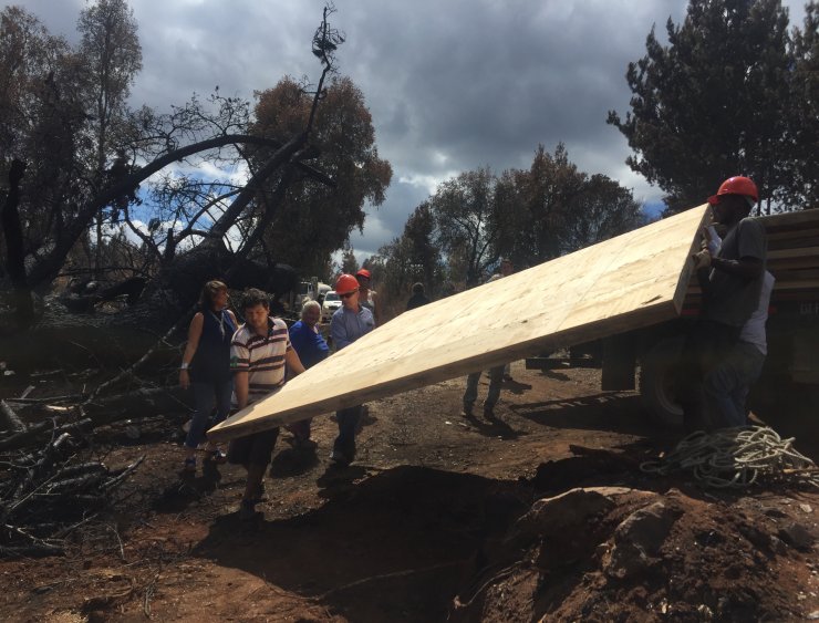Comienzan a levantar viviendas de emergencia para familia damnificadas en Coelemu