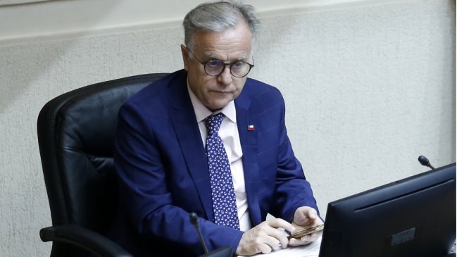 Medicamentos caros: Santelices dijo que se buscarán precios más convenientes