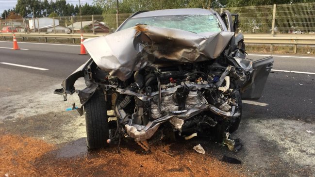 Dos conductores fallecieron en violento accidente esta madrugada cerca de Frutillar