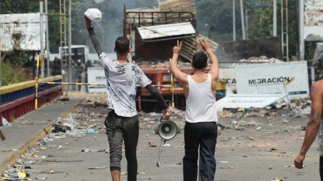 Analista: El intento de pasar ayuda a Venezuela fue mucho más político que humanitario