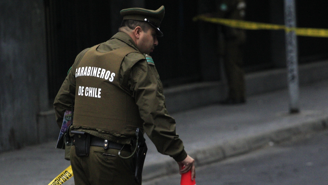 Sujeto asaltó servicentro con arma a fogueo en Estación Central