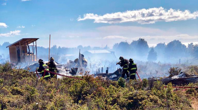 Punta Arenas: Fuego destruyó vivienda ubicada en el sector de Agua Fresca