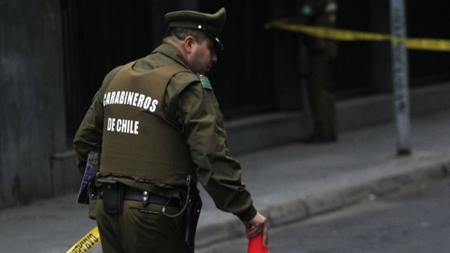 Sujeto asaltó servicentro con arma a fogueo en Estación Central