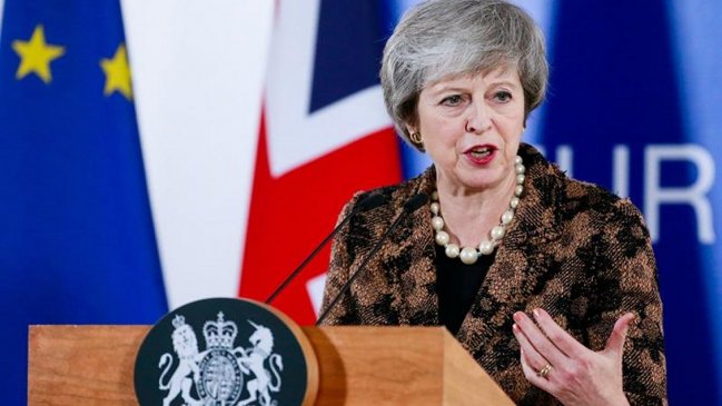 May acepta retrasar el 