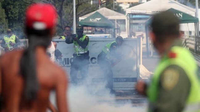 Colombia prolonga el cierre de pasos fronterizos con Venezuela