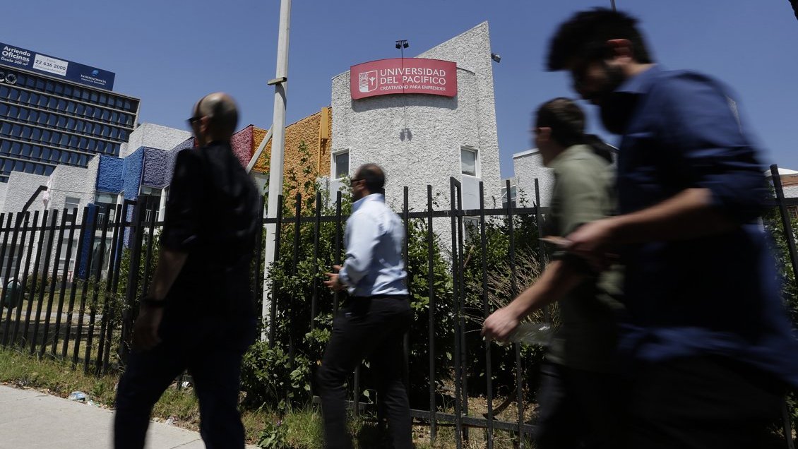 Alumno de la U. del Pacífico denuncia que banco comenzaron cobros del CAE