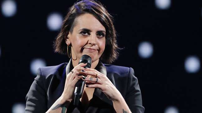 Los troleos y memes que dejó fallida presentación de Jani Dueñas en Viña