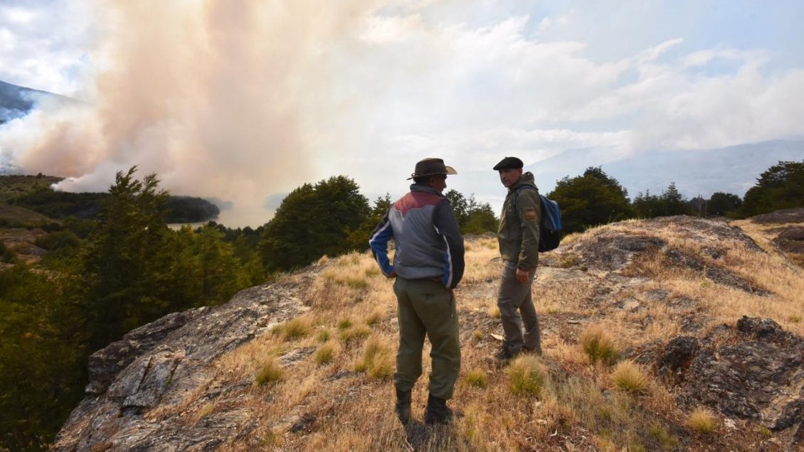 Presidente Piñera visita Cochrane tras críticas de alcalde por incendios forestales