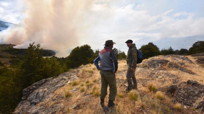 Presidente Piñera visita Cochrane tras críticas de alcalde por incendios forestales