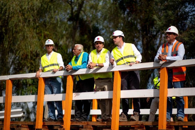 Ñuble: Instalan primer puente mecano de la región en sector rural de San Carlos